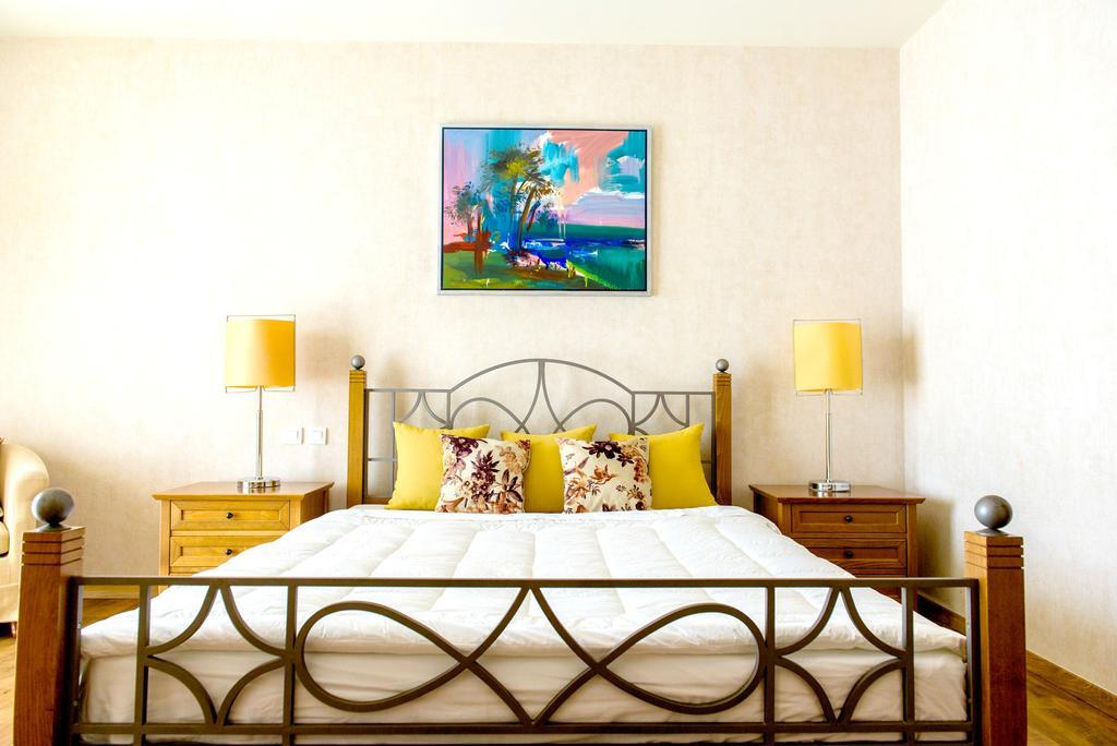 Hotel Ramada Plaza By Wyndham Thraki à Alexandroúpoli Extérieur photo A bedroom