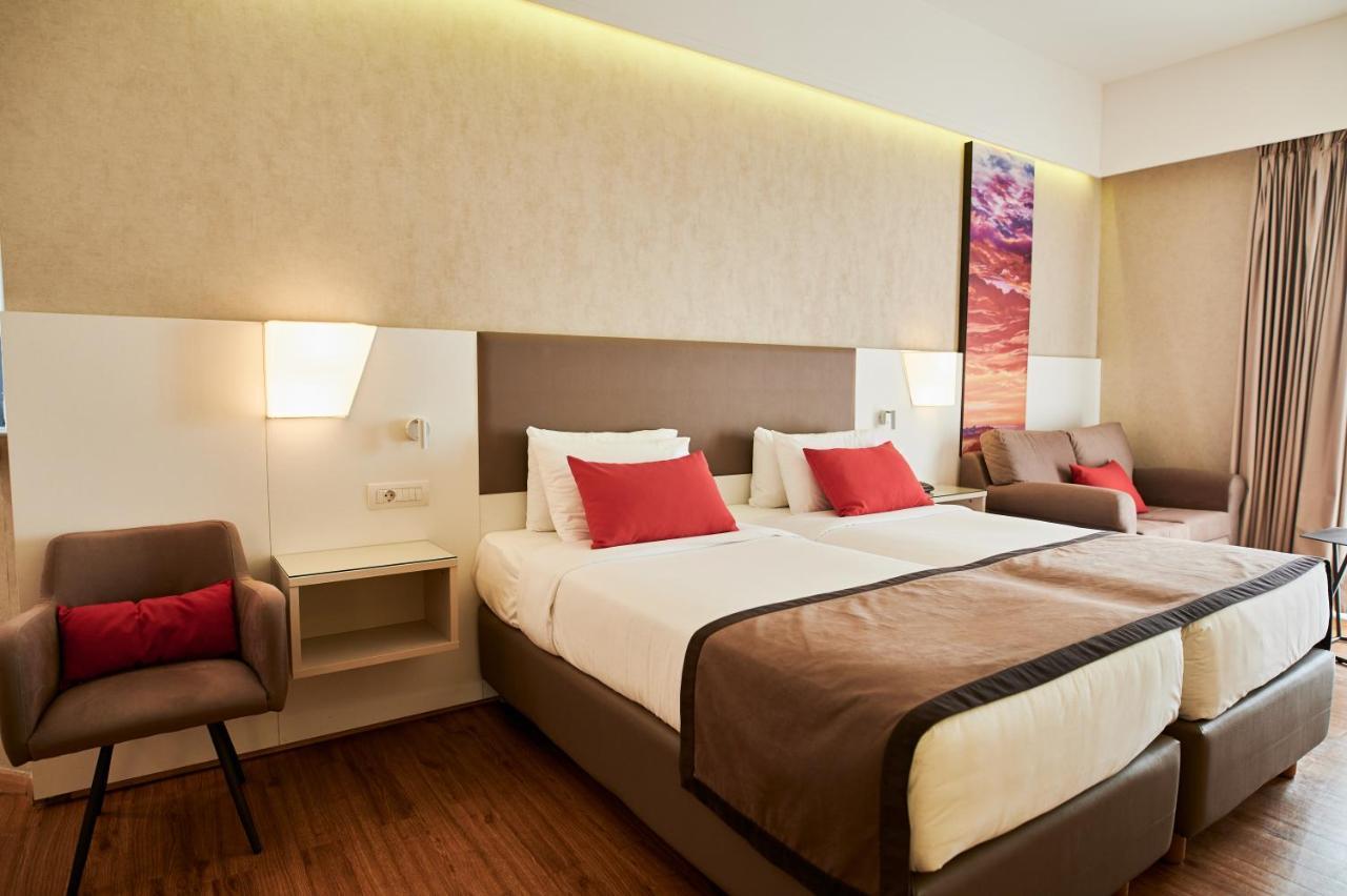 Hotel Ramada Plaza By Wyndham Thraki à Alexandroúpoli Extérieur photo A room at the hotel